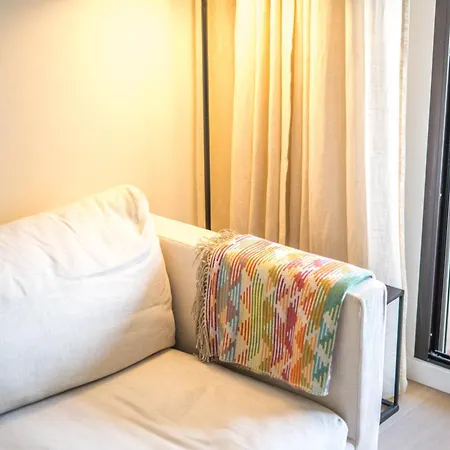 Av Experiences - Port *