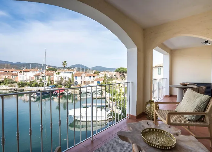 Av Experiences - Port Apartment *